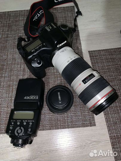 Зеркальный фотоаппарат Canon 5d (комплект)