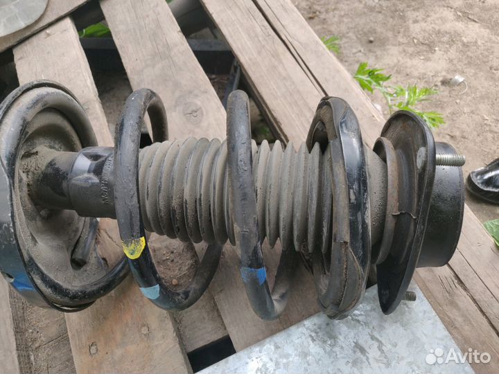 Стойка амортизатор в сборе от Субару Форестер IV