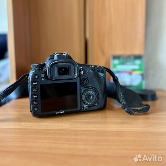 Canon EOS 7D Kit 18-135mm f/3.5-5.6 IS