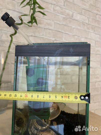 Аквариум 10 л, кормушка, лампа