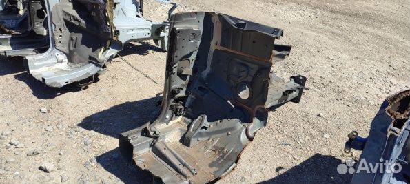 Передняя левая четверть Хендай Туксон 3 TL