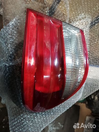 Фонарь задний правый Mercedes-Benz E W210 2001