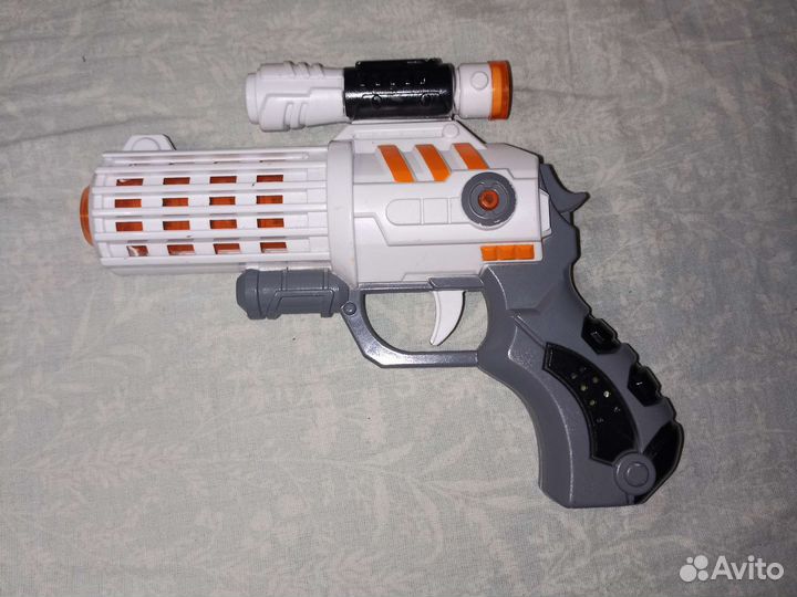 Инопланетный бластер игрушка