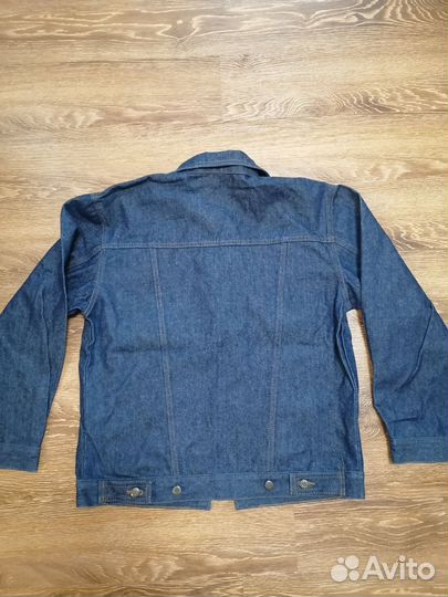 Джинсовая куртка