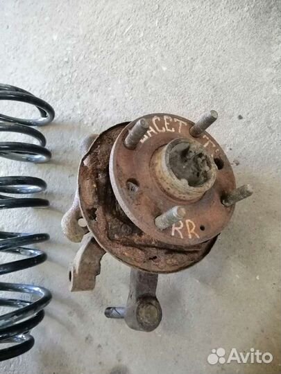 Кулак задний правый на Lacetti