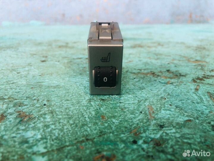 Кнопка обогрева сидений передняя правая Ford Focus