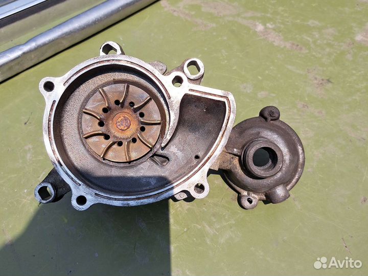 Помпа на Renault Safrane 3.0i 1992 г.в