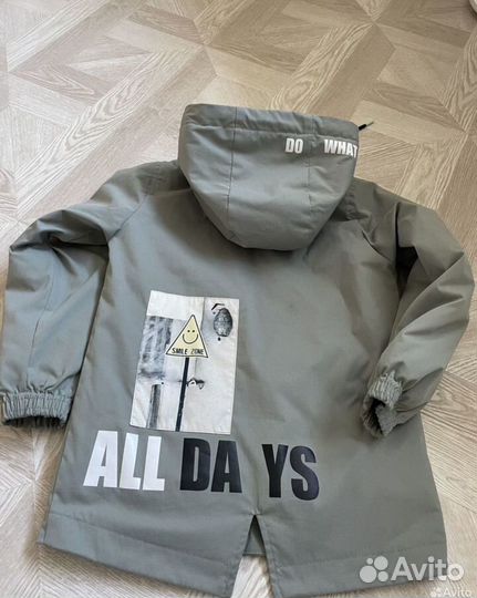 Куртка,ветровка фирменная
