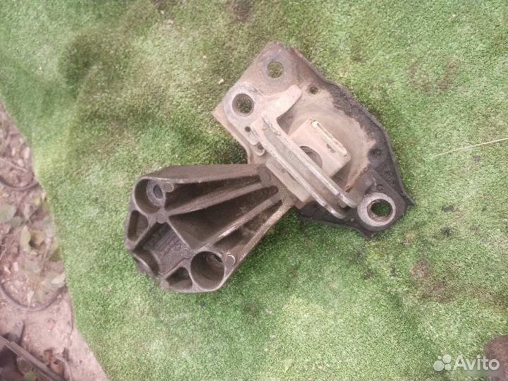 Опора двс правая Renault Scenic 2 K9K732