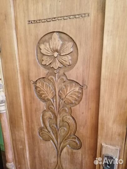 Тумбочка под патефон старинная