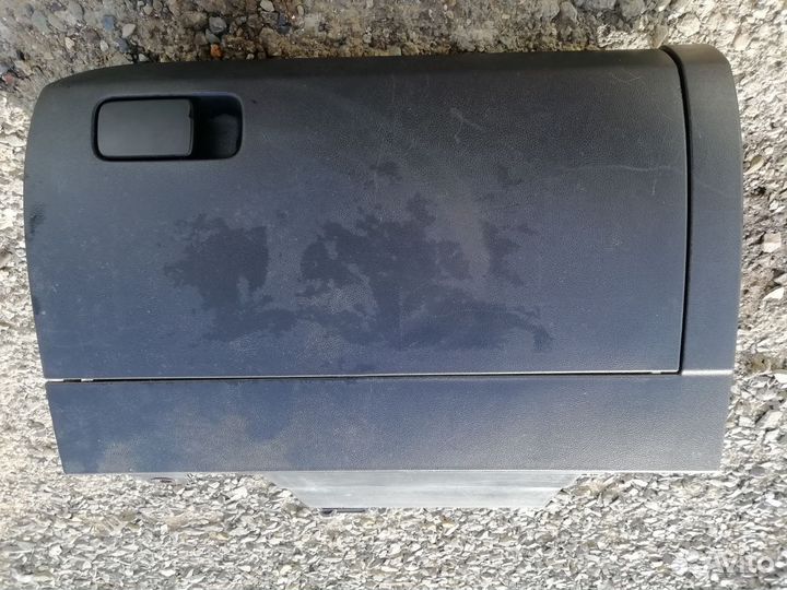 Бардачок VW Polo седан