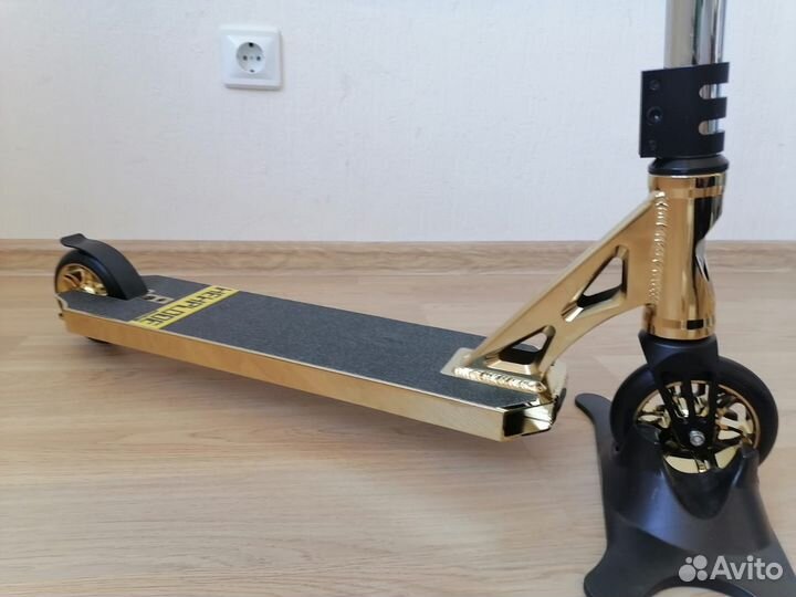 Трюковой самокат золотой новый качество тор