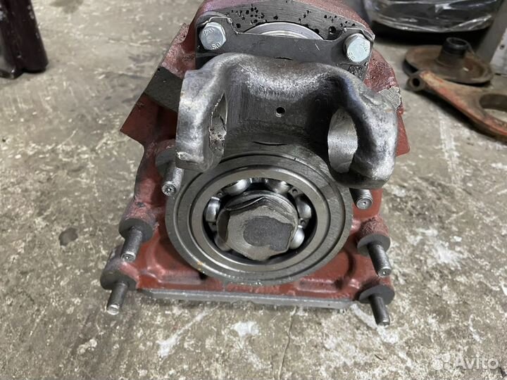 Бортовой редуктор в сборе на Т-40