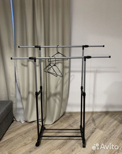 Вешалка напольная для одежды