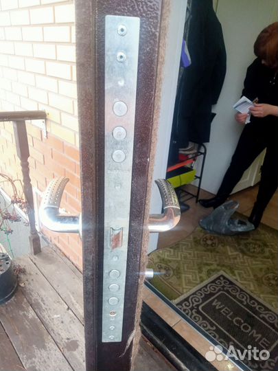 Дверь входная металлическая