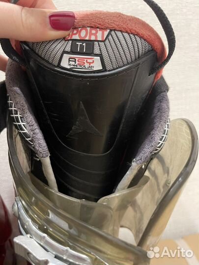 Горнолыжные ботинки atomic