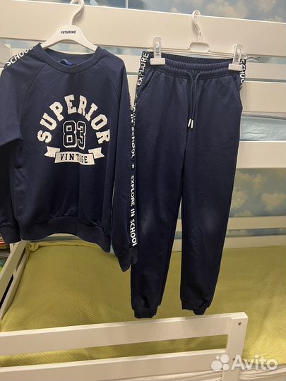 Спортивный костюм на мальчика 134-140