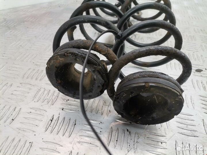 Пружина подвески задняя для Volkswagen Golf 4