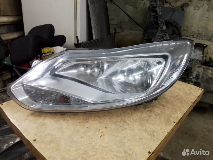 Фара на ford focus 3