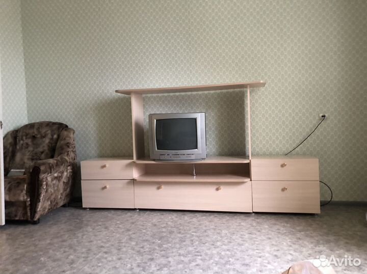 Полка под тв