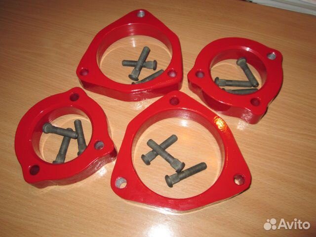 Только проставки -поднимут ваше авто