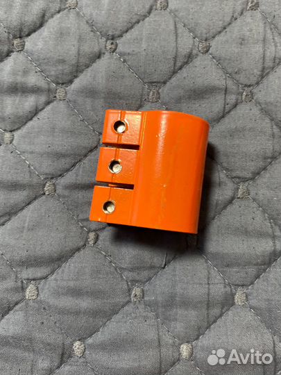 Зажим для трюкового самоката