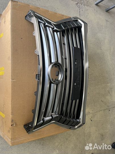 Решетка радиатора lexus LX 570