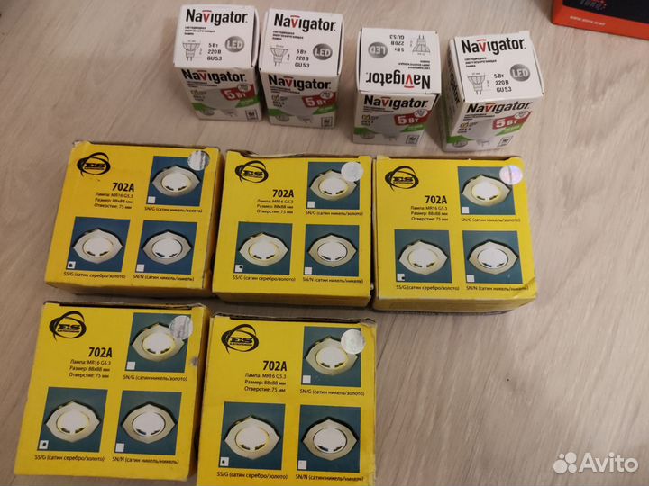 Дверные ручки, плафоны и петли