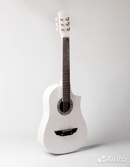 Акустическая гитара с вырезом