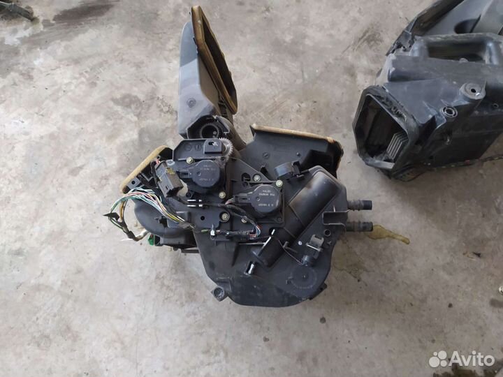 Корпус, вентилятор печки Рено Симбол