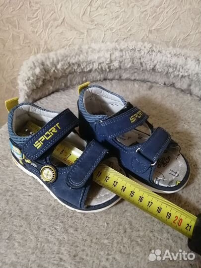 Детские сандалии