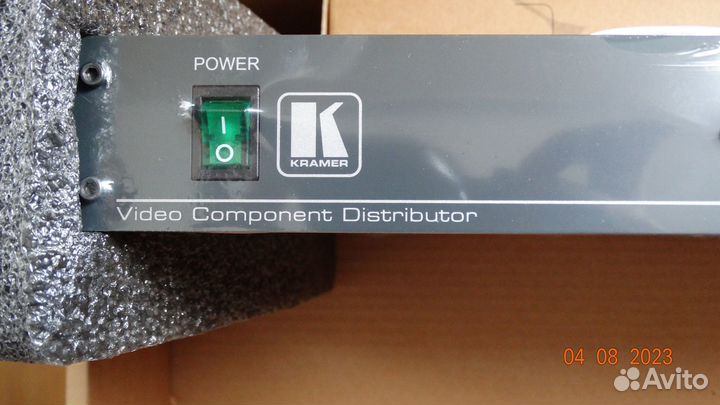 Распределитель видеосигнала Kramer VM-1044