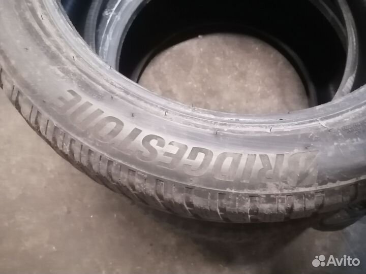 Bridgestone Blizzak LM-005 285/45 R21