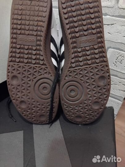 Кроссовки adidas