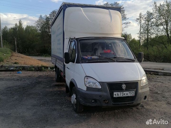 Водитель с личной газелью