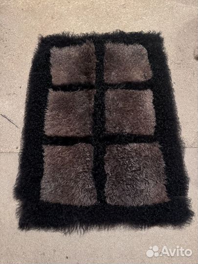 Плед из овечьих шкур