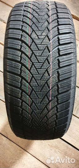 Roadmarch Winter XPro 999 225/50 R17