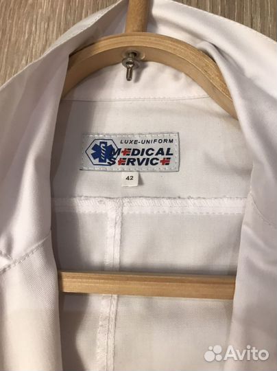 Белый медицинский халат