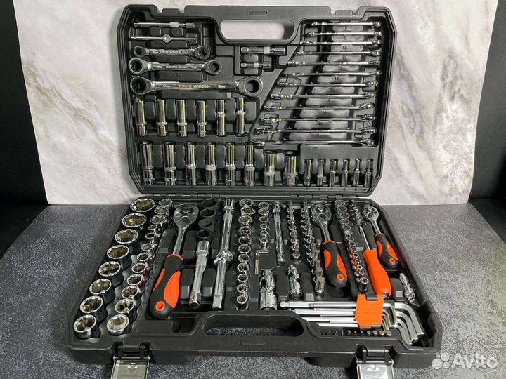 Набор инструментов для авто в чемодане 151 предмет