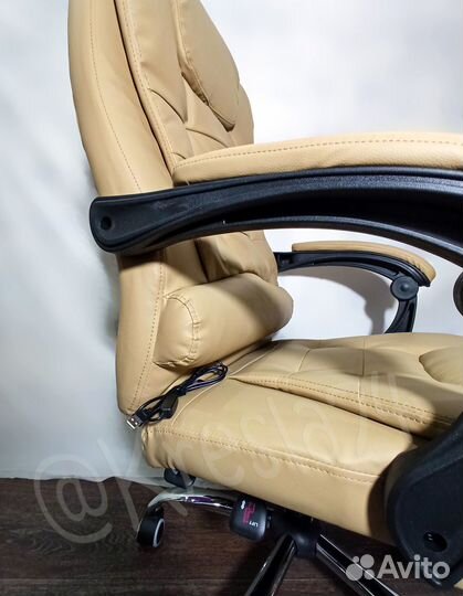 Компьютерное кресло с вибро массажем бежевое.Новое