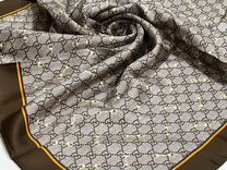 Шелковый платок Gucci в упаковке