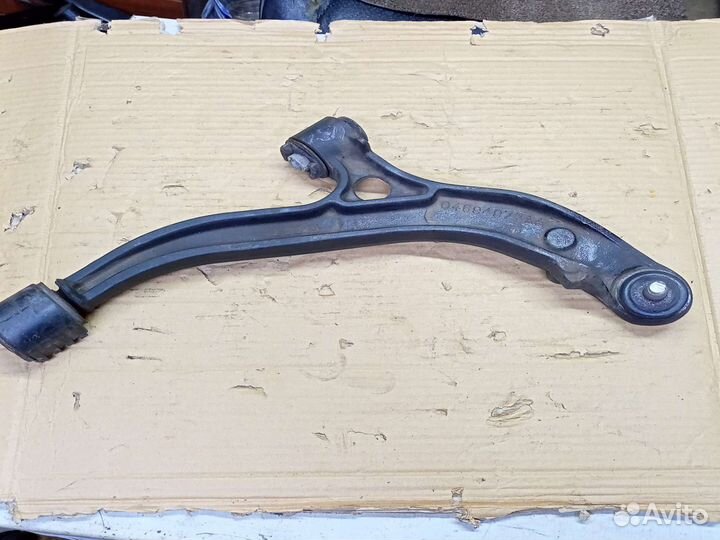 Рычаг передний правый Chrysler Voyager IV