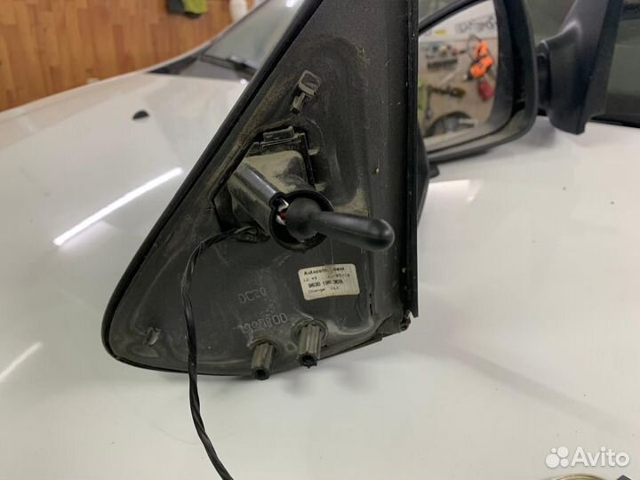 Зеркало левое и правое на renault logan 2