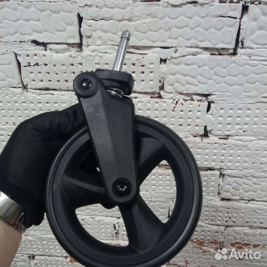 Колеса с вилкой для прогулочной коляски