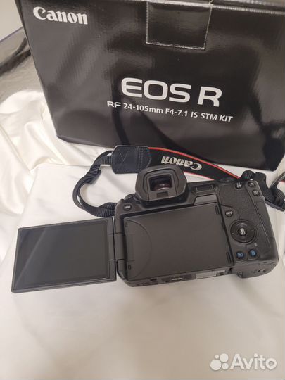 Зеркальный фотоаппарат Canon eos R