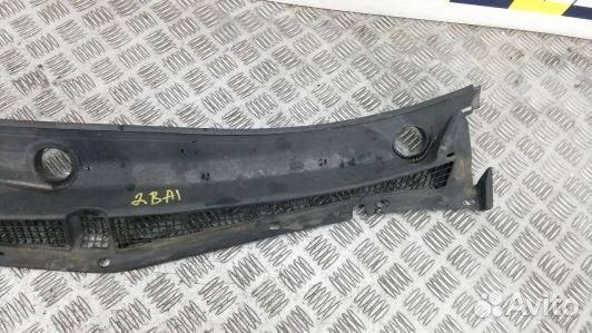 Накладка декоративная (жабо, дождевик) subaru trib