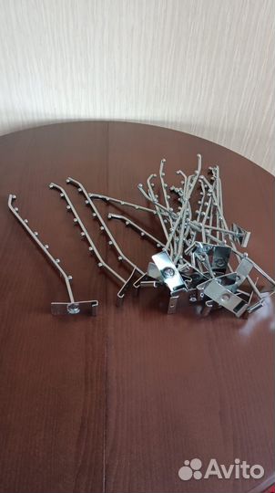 Держатели для вешалок