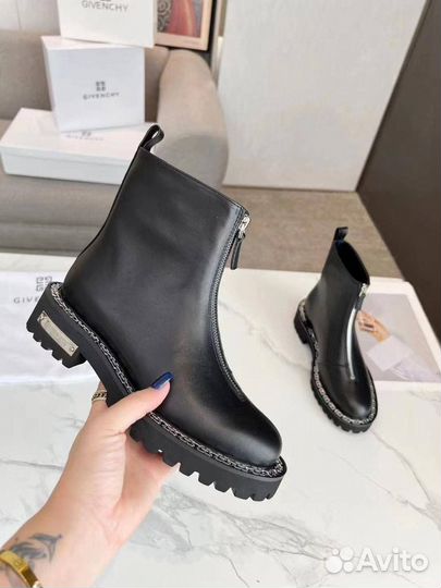 Ботинки женские Givenchy