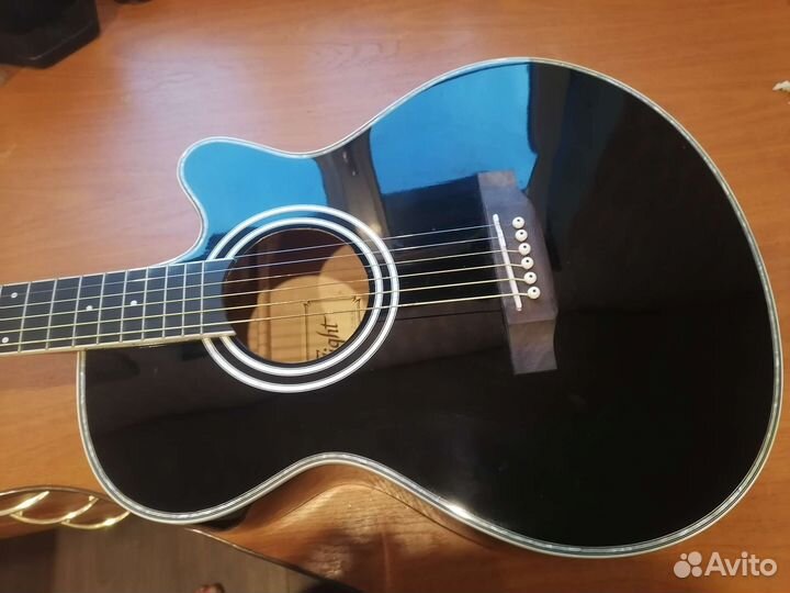 Акустическая гитара