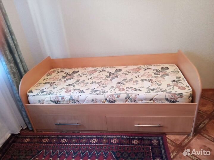 Кровать